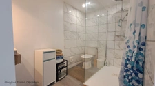 Maison de village T2/T3 de 48 m² (60 m² au sol) entièrement rénovée - Tourzel-Ronzières