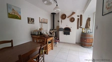 Bâtisse en pierre de 262 m², Cour, jardin cocon, garage & fort potentiel