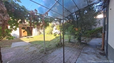 Maison en pierre mitoyenne de 70 m² à rénover entièrement — Terrain de 1 112 m²