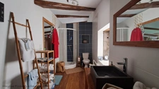Bâtisse en pierre de 262 m², Cour, jardin cocon, garage & fort potentiel