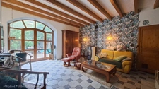 Bâtisse en pierre de 262 m², Cour, jardin cocon, garage & fort potentiel