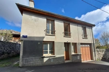 Maison de ville 5 pièces, avec extérieur privatif et garage à vendre (63)