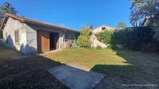 Maison en pierre mitoyenne de 70 m² à rénover entièrement — Terrain de 1 112 m²
