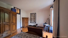 Bâtisse en pierre de 262 m², Cour, jardin cocon, garage & fort potentiel