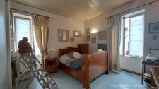 Bâtisse en pierre de 262 m², Cour, jardin cocon, garage & fort potentiel