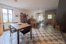 Bâtisse en pierre de 262 m², Cour, jardin cocon, garage & fort potentiel