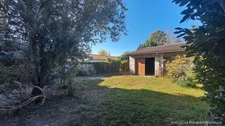 Maison en pierre mitoyenne de 70 m² à rénover entièrement — Terrain de 1 112 m²