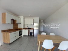 Appartement T3 récent avec grande terrasse couverte et jardinet + place de parking en sous-sol / Bayonne (64)