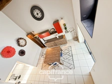 Renovated stone house – 300 m² of living space – 10 rooms – 2,800 m² plot – Réguiny – Garage – Single-storey living