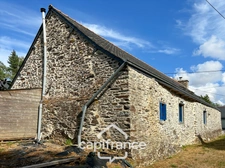 LONGÈRE – 90,6 M² HABITABLES – 2 CHAMBRES – TERRAIN DE 840 M² – GARAGE, CARPORT ET DÉPENDANCE – POTENTIEL D'AGRANDISSEMENT – CRÉDIN