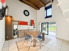 Renovated stone house – 300 m² of living space – 10 rooms – 2,800 m² plot – Réguiny – Garage – Single-storey living