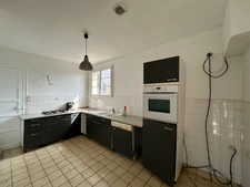 Maison de plain-pied 3 chambres avec sous-sol complet et jardin – Plémet