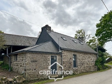 LONGÈRE EN PIERRE RÉNOVÉE – 7 600 M² DE TERRAIN – HANGAR DE PLUS DE 300 M² – KERGRIST, PROCHE PONTIVY