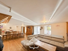 LONGÈRE – 90,6 M² HABITABLES – 2 CHAMBRES – TERRAIN DE 840 M² – GARAGE, CARPORT ET DÉPENDANCE – POTENTIEL D'AGRANDISSEMENT – CRÉDIN