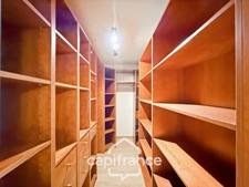 Renovated stone house – 300 m² of living space – 10 rooms – 2,800 m² plot – Réguiny – Garage – Single-storey living