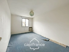 Stone house with outbuildings and large grounds – Wooded and quiet setting – La Motte (22600)