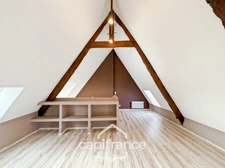 Renovated stone house – 300 m² of living space – 10 rooms – 2,800 m² plot – Réguiny – Garage – Single-storey living