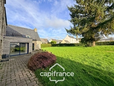 Renovated stone house – 300 m² of living space – 10 rooms – 2,800 m² plot – Réguiny – Garage – Single-storey living