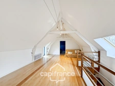 Renovated stone house – 300 m² of living space – 10 rooms – 2,800 m² plot – Réguiny – Garage – Single-storey living