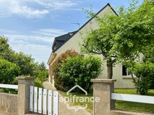 PROPERTY COMPRISING A HOUSE, A 360 M² SHED, NUMEROUS OUTBUILDINGS AND 6,280 M² OF LAND – SET IN NATURAL SURROUNDINGS IN KERFOURN, NEAR PONTIVY