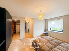 Renovated stone house – 300 m² of living space – 10 rooms – 2,800 m² plot – Réguiny – Garage – Single-storey living