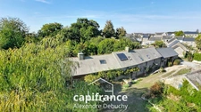 LONGÈRE DE CHARME – 227 M² HABITABLES – 6 CHAMBRES – STUDIO PMR – SÉGLIEN
