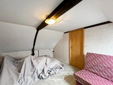 À vendre – Charmante maison rénovée de 87 m² au cœur de la campagne verdoyante de Lanvénégen, à deux pas du Faouët