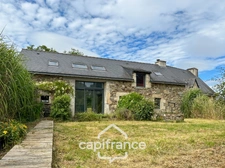 CHARACTERFUL PROPERTY WITH A 185 M² FARMHOUSE, TWO SEPARATE DWELLINGS AND A SHED, JUST A FEW MINUTES FROM PONTIVY – SAINT-GÉRAND