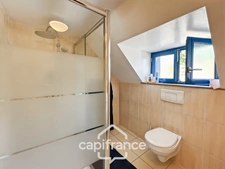 LONGÈRE – 90,6 M² HABITABLES – 2 CHAMBRES – TERRAIN DE 840 M² – GARAGE, CARPORT ET DÉPENDANCE – POTENTIEL D'AGRANDISSEMENT – CRÉDIN