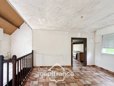 Maison à vendre 6 pièces avec grand terrain arboré – Campagne de Guern