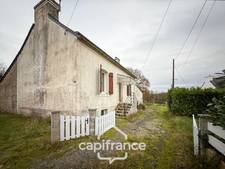 À vendre – Charmante maison rénovée de 87 m² au cœur de la campagne verdoyante de Lanvénégen, à deux pas du Faouët