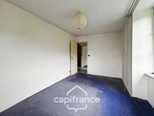 Stone house with outbuildings and large grounds – Wooded and quiet setting – La Motte (22600)
