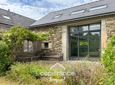 CHARACTERFUL PROPERTY WITH A 185 M² FARMHOUSE, TWO SEPARATE DWELLINGS AND A SHED, JUST A FEW MINUTES FROM PONTIVY – SAINT-GÉRAND