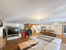 LONGÈRE – 90,6 M² HABITABLES – 2 CHAMBRES – TERRAIN DE 840 M² – GARAGE, CARPORT ET DÉPENDANCE – POTENTIEL D'AGRANDISSEMENT – CRÉDIN