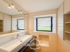 Renovated stone house – 300 m² of living space – 10 rooms – 2,800 m² plot – Réguiny – Garage – Single-storey living