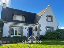 CHARMANTE MAISON NÉO-BRETONNE – 7 PIÈCES – 134 m² HABITABLES – 4 CHAMBRES – SOUS-SOL COMPLET