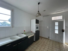Maison de plain-pied 3 chambres avec sous-sol complet et jardin – Plémet