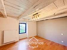 Renovated stone house – 300 m² of living space – 10 rooms – 2,800 m² plot – Réguiny – Garage – Single-storey living