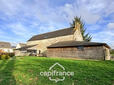 Renovated stone house – 300 m² of living space – 10 rooms – 2,800 m² plot – Réguiny – Garage – Single-storey living