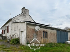 À vendre – Charmante maison rénovée de 87 m² au cœur de la campagne verdoyante de Lanvénégen, à deux pas du Faouët