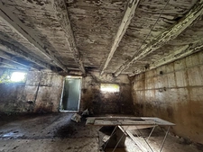 Stone farmhouse to renovate with a 16th-century bread oven, large barn and 3,000 m² of land – Plémet