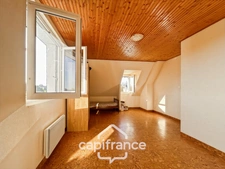 Maison néo-bretonne 8 pièces – 140 m² habitables – Terrain clos 1019 m² – Garage – Hangar camping-car – Saint-Gonnery