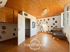 Maison néo-bretonne 8 pièces – 140 m² habitables – Terrain clos 1019 m² – Garage – Hangar camping-car – Saint-Gonnery