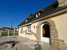 Maison néo-bretonne 8 pièces – 140 m² habitables – Terrain clos 1019 m² – Garage – Hangar camping-car – Saint-Gonnery