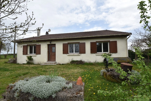 Maison à vendre 5 pièces ISSY L'EVEQUE (71)