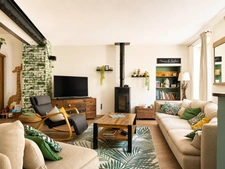 Maison de village en pierre rénovée avec terrasse tropézienne à Argeliers – 173 m²