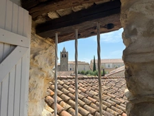 Maison de village en pierre rénovée avec terrasse tropézienne à Argeliers – 173 m²