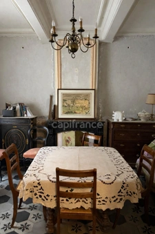 Maison de caractère + bâtiment en pierre 232 m² – accès grands véhicules – 77 m² aménageables