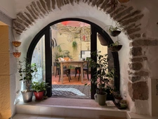 Maison de village rénovée avec patio et terrasse tropézienne – Siran (Minervois)
