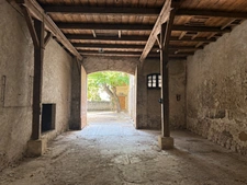 ANCIENNE PROPRIÉTÉ VITICOLE AVEC MAISON DE MAÎTRE, REMISE, CHAIS ET DÉPENDANCES